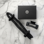 Silk heatless curler with hair clip and packaging