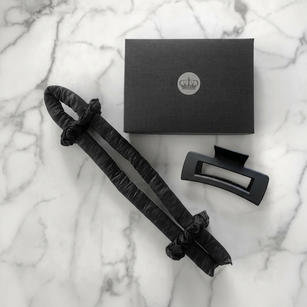 Silk heatless curler with hair clip and packaging