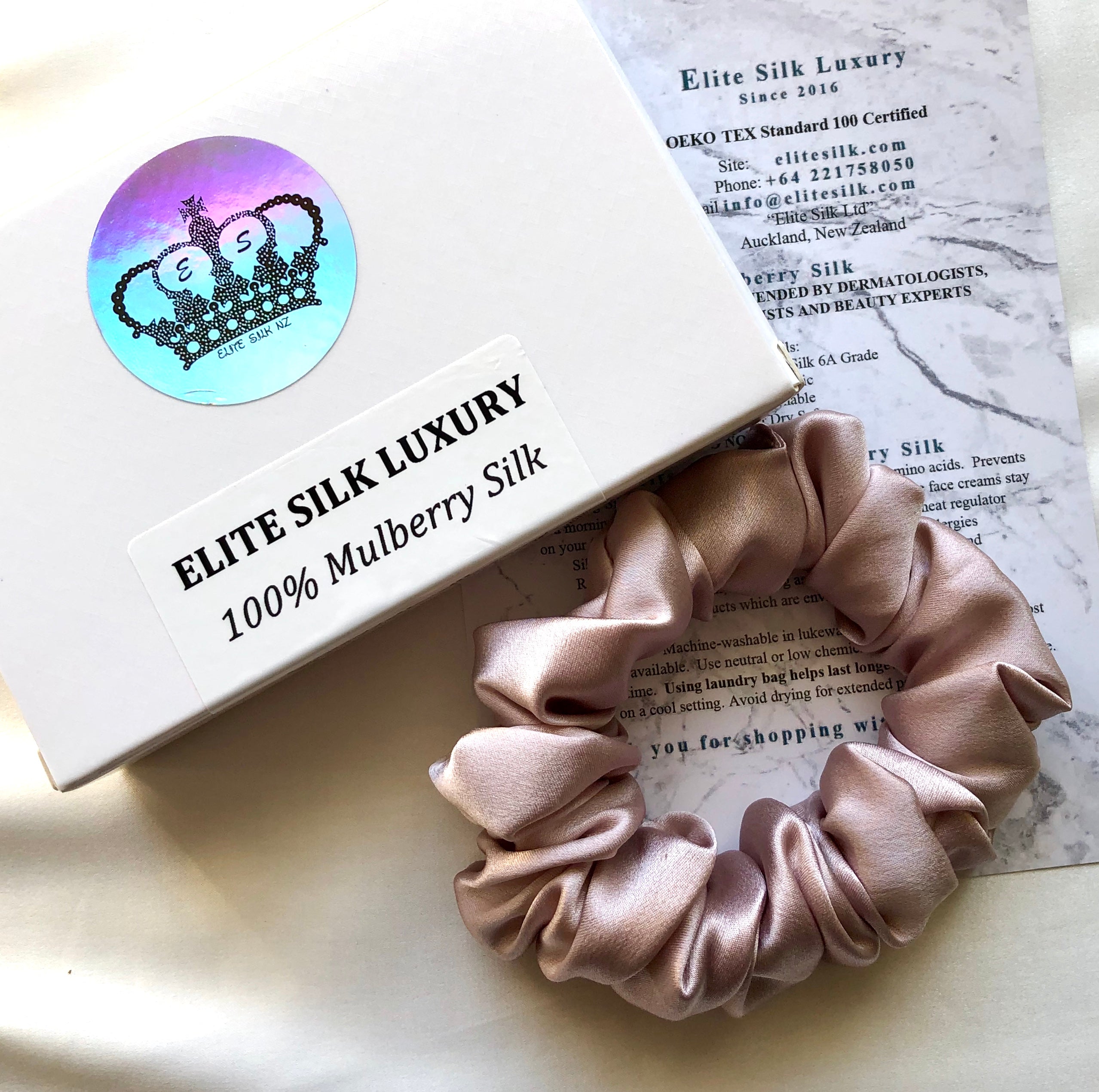 22 Momme Silk Scrunchie, dark blush pink colour